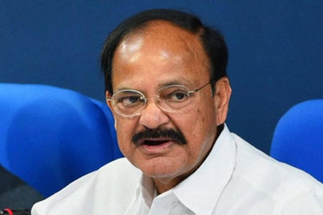 venkaiahnaiduurgesrealestatedeveloperstotakeupaffordablehousingprojectinbigway